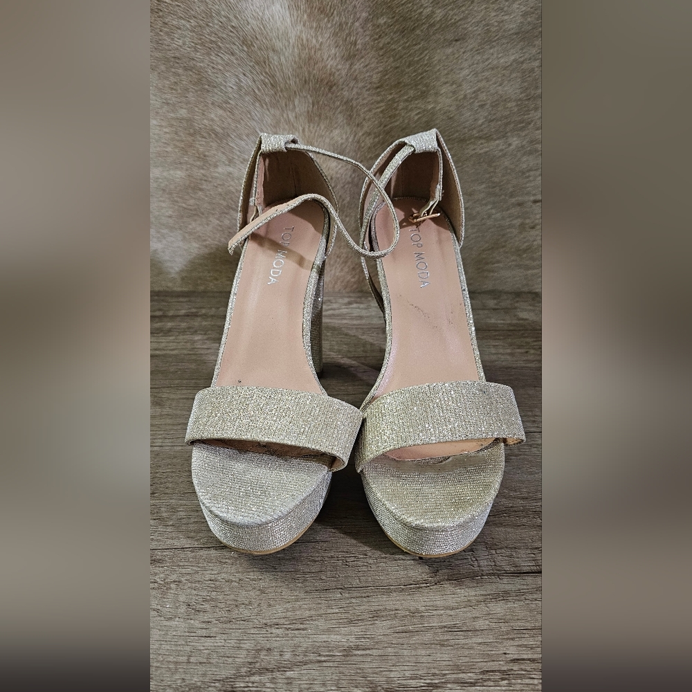 Woman shoes